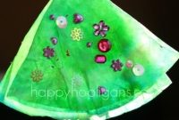 Coffee Filter Christmas Tree Ornaments Ideas and How to Make Them