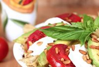 Creamy Avocado Caprese Pasta Recipe for Summer Meals