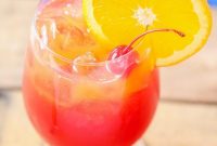 How to Make a Classic Hurricane Cocktail: Ingredients & Recipe