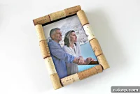 DIY Cork Picture Frame Made from Recycled Wine Corks