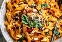 Creamy Roasted Red Pepper Pasta with Spinach and Garlic