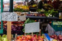 What to Buy at the Market in November: Seasonal Picks and Tips