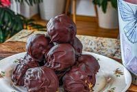 Peanut Butter Rice Krispie Balls: No-Bake Party Treats