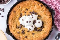 Ultimate Pizookie Recipe: Gooey Skillet Cookie with Ice Cream