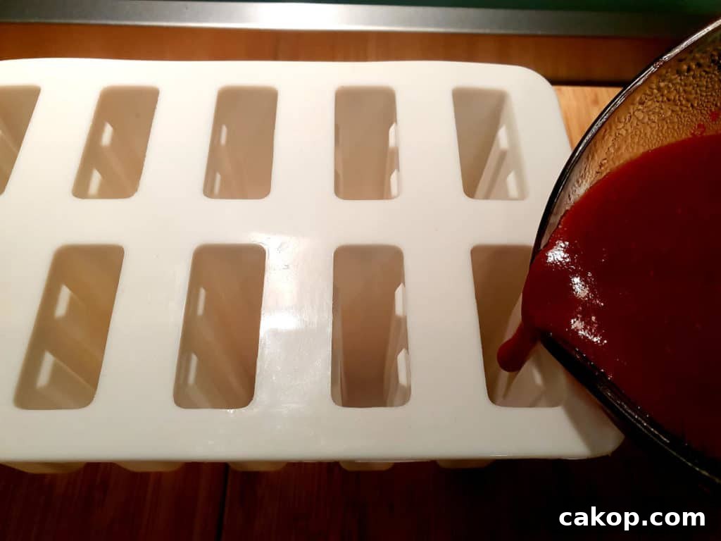 Filling popsicle moulds