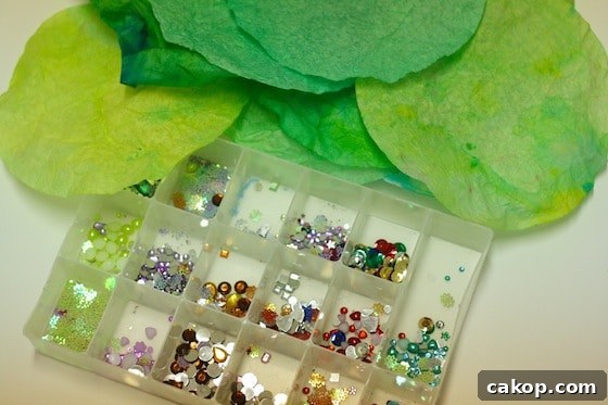 Coffee Filter Christmas Tree Ornaments Ideas and How to Make Them 7 craft jewels and painted dyed filters