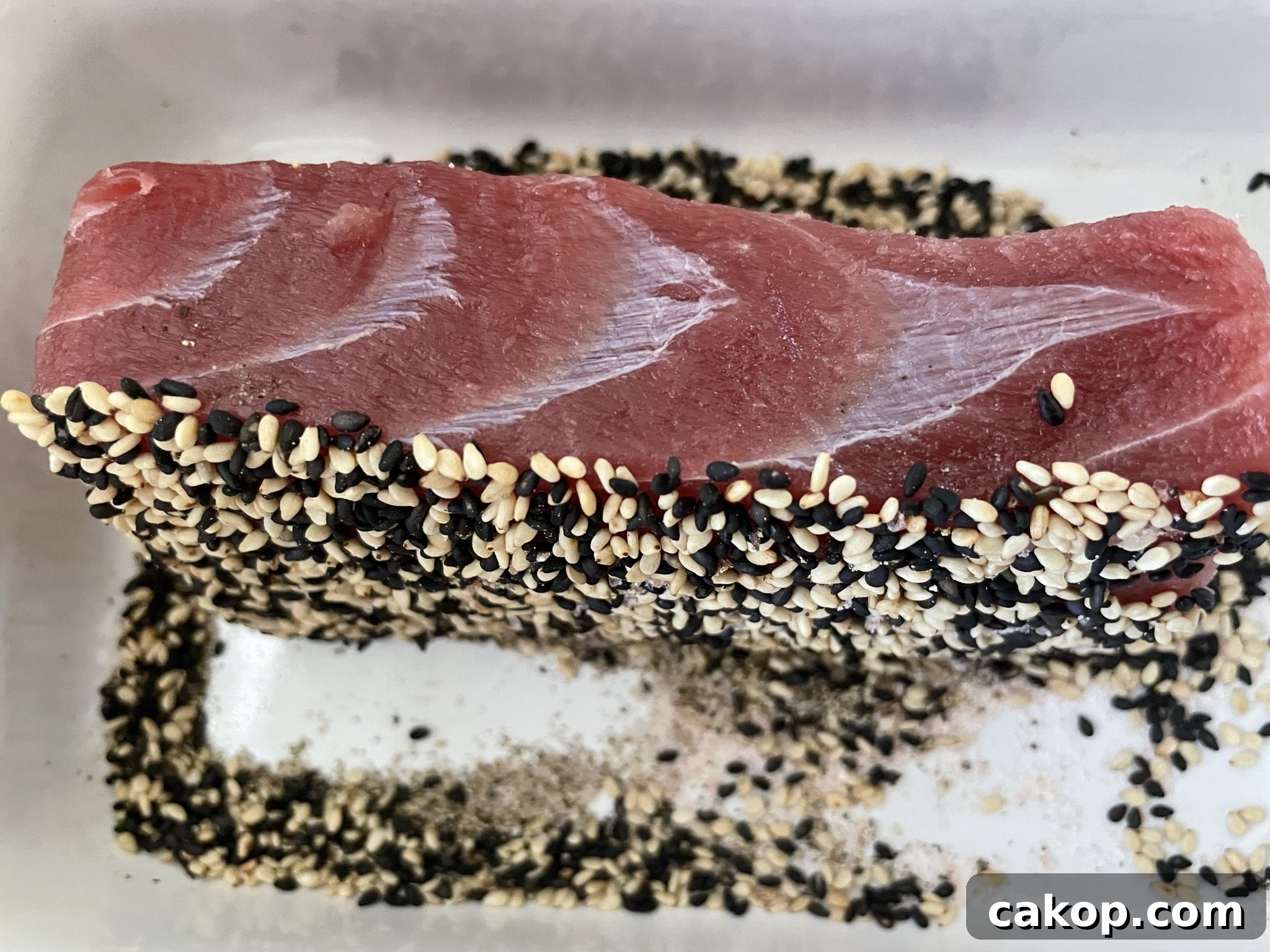 Coat tuna with sesame Coat tuna with sesame