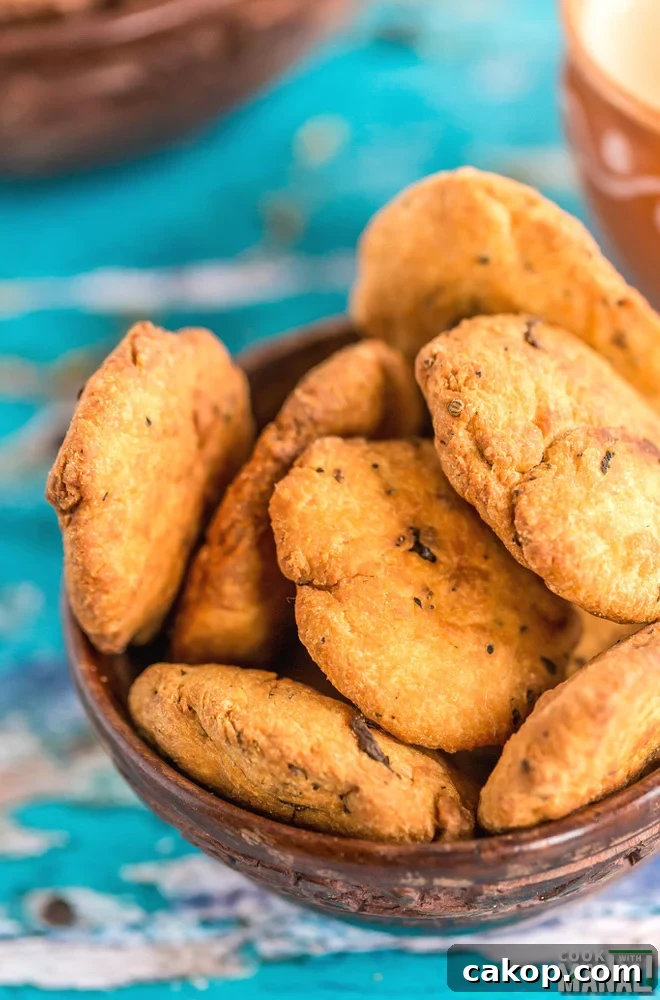 Methi Mathri Recipe