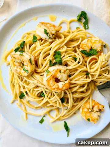 Delicious, simple and healthy garlic prawn pasta