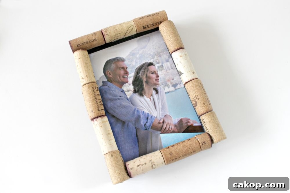 DIY Cork Picture Frame Made from Recycled Wine Corks 8 img 30551 8