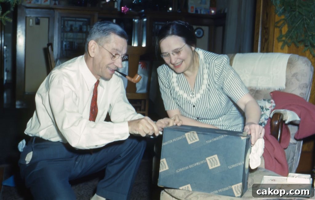 12 Days of Holiday Genealogy Finds: Discover Family Treasures 4 Christmas cards and letters can help genealogy